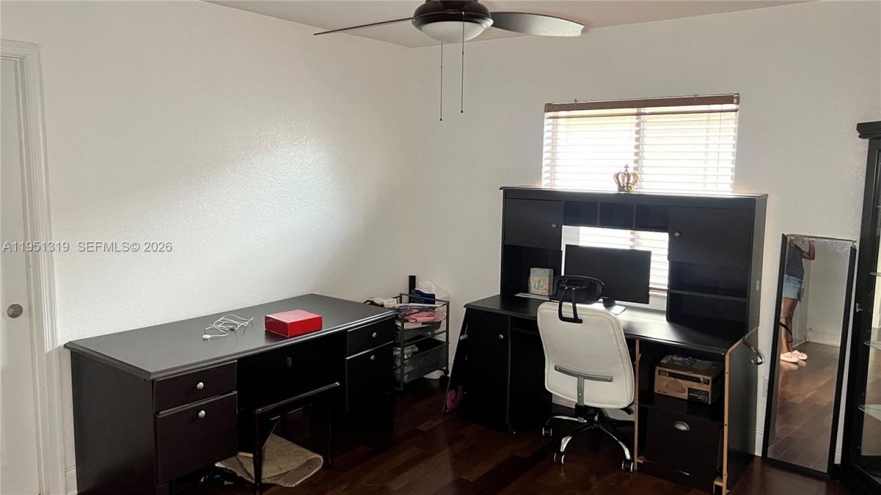 956 NW 206th Ter, Miami Gardens, FL 33169 Photo