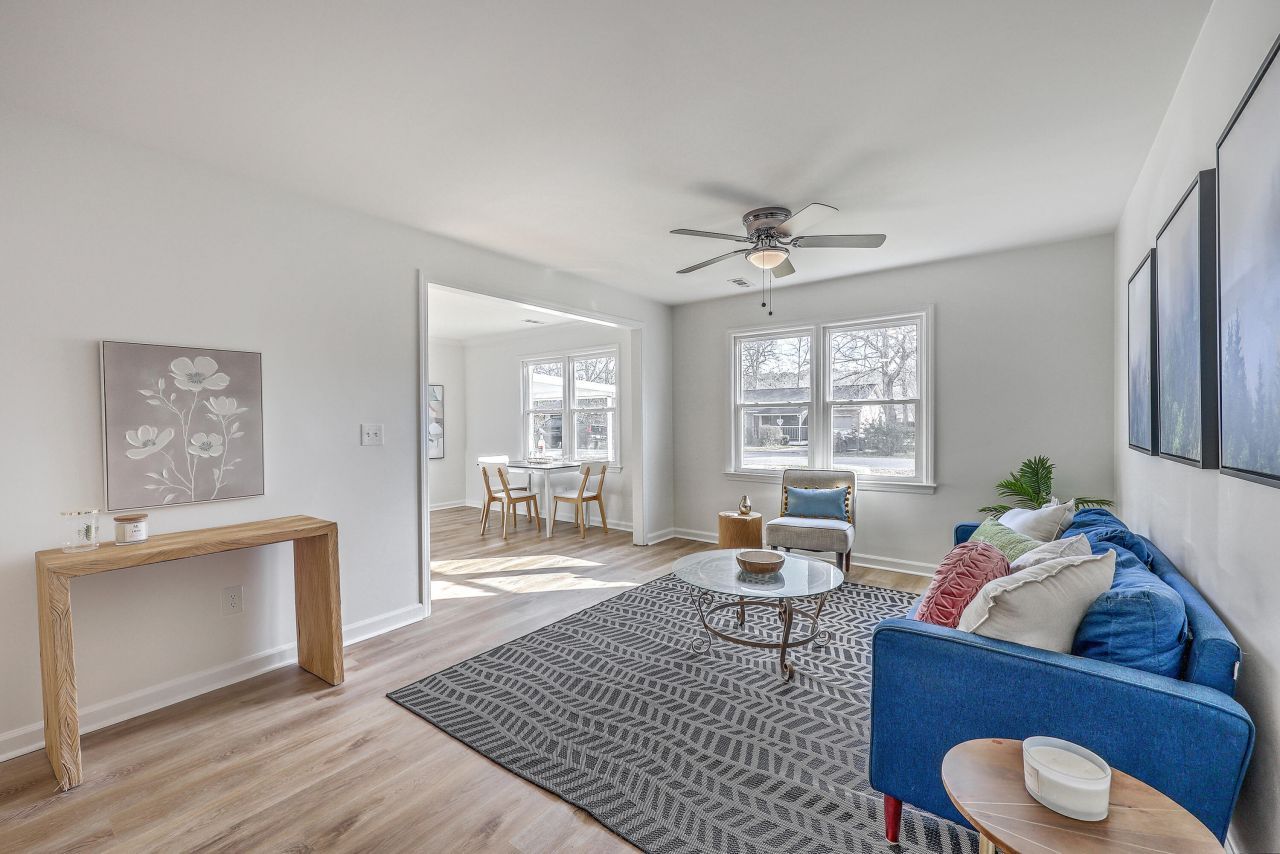 233 N Pandora Drive Photo 14