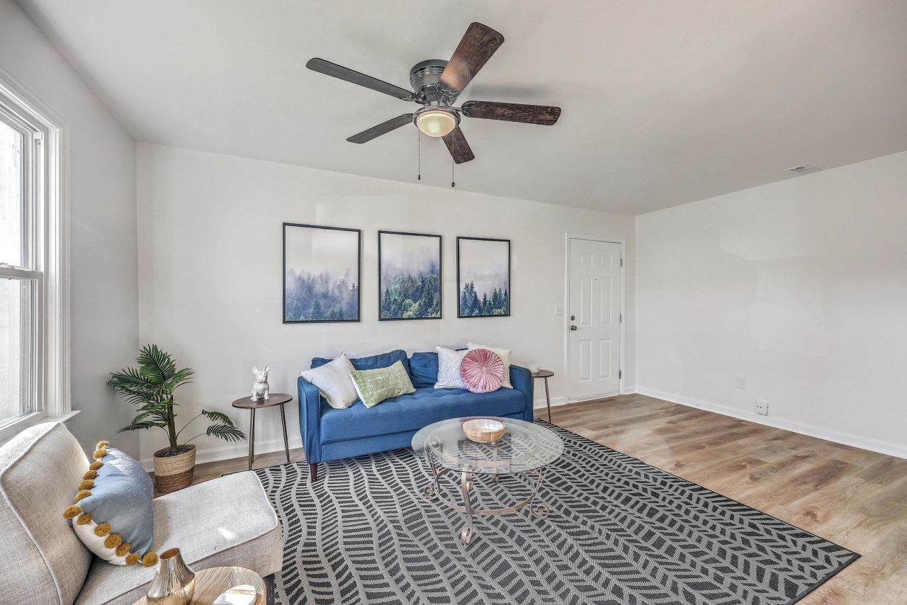 233 N Pandora Drive Photo 15