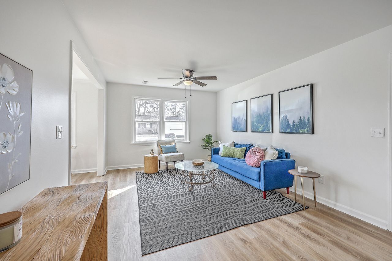 233 N Pandora Drive Photo 16