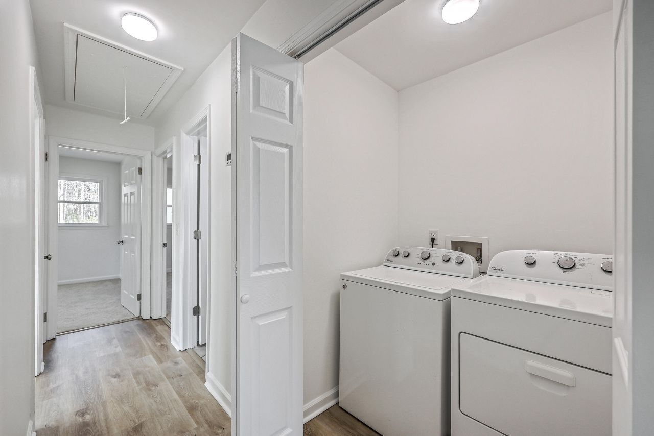 233 N Pandora Drive Photo 17