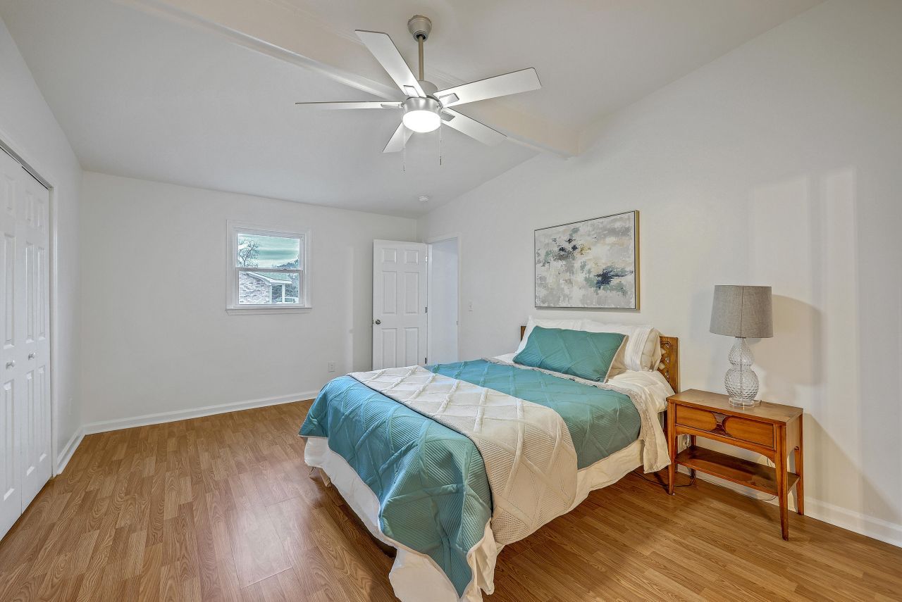 233 N Pandora Drive Photo 19