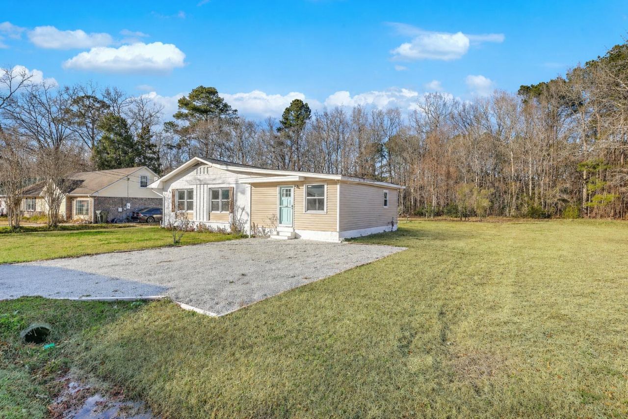 233 N Pandora Drive Photo 2