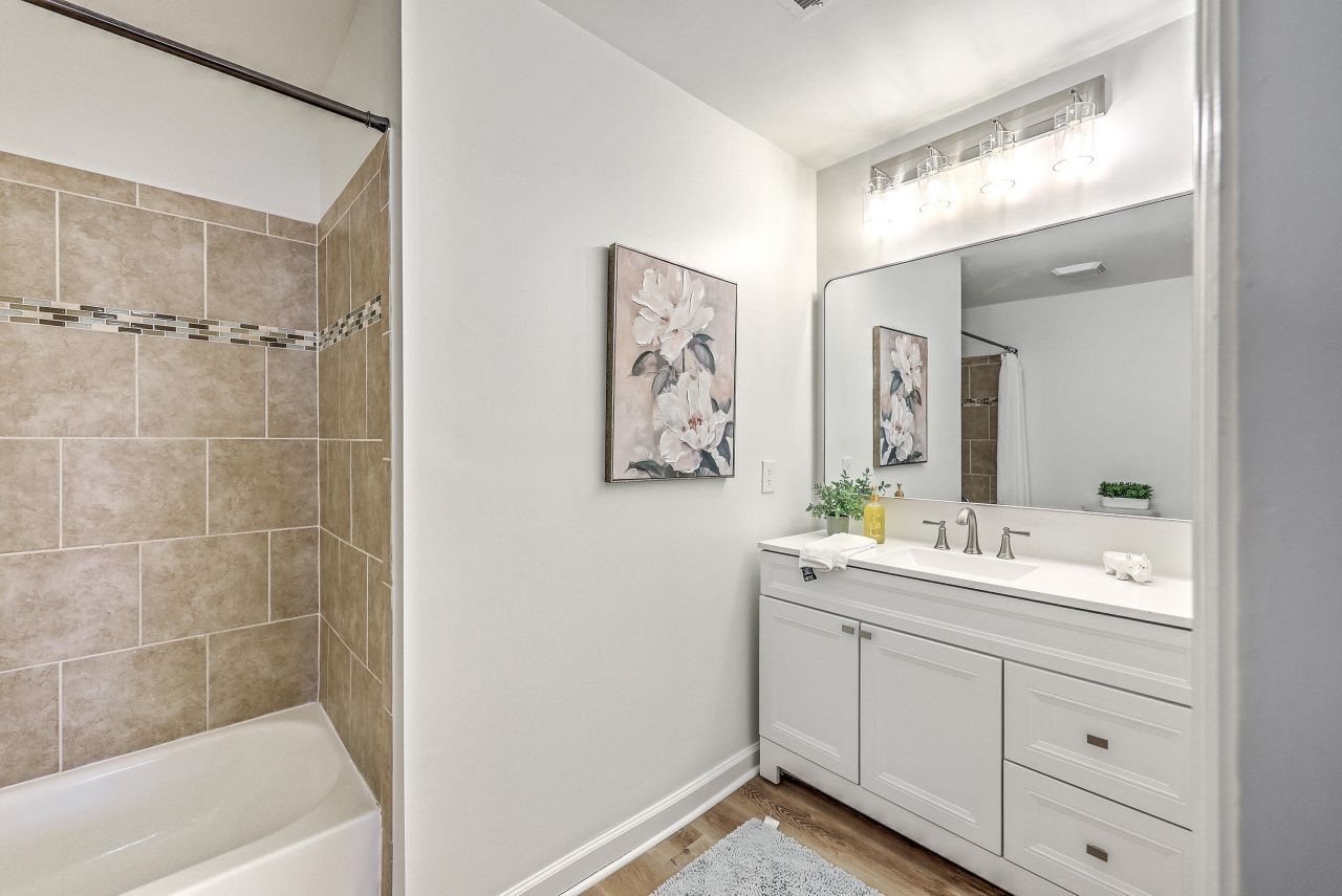 233 N Pandora Drive Photo 21