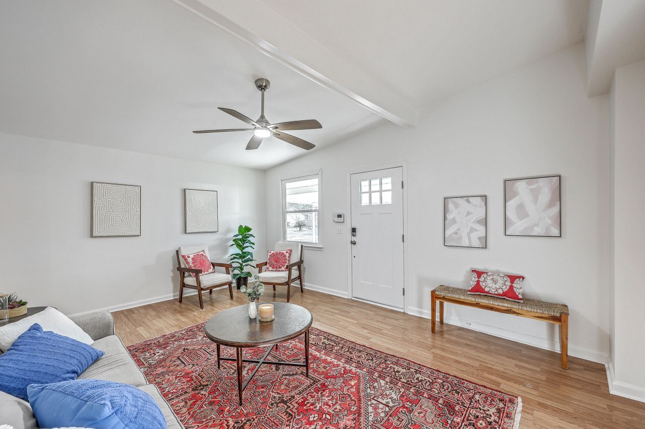 233 N Pandora Drive Photo 8