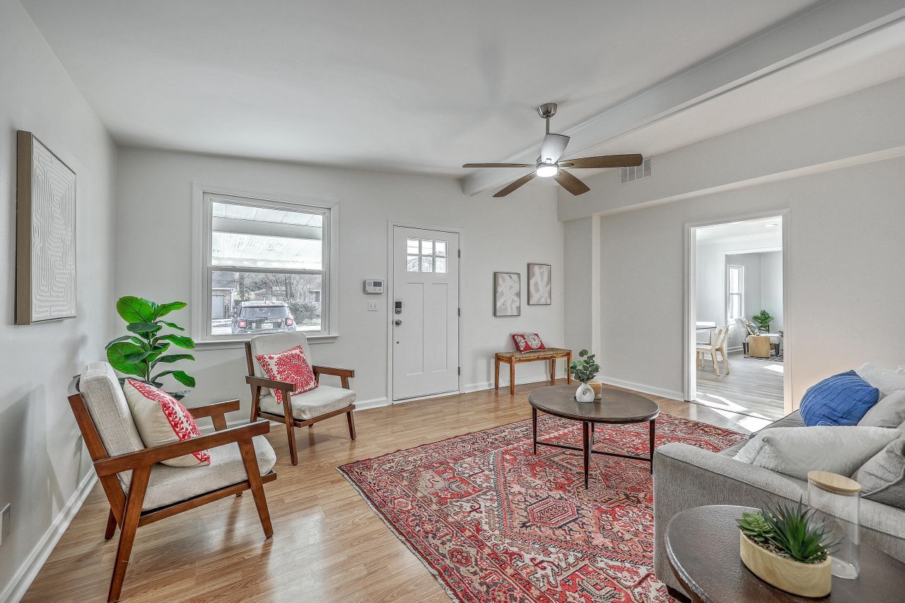 233 N Pandora Drive Photo 9