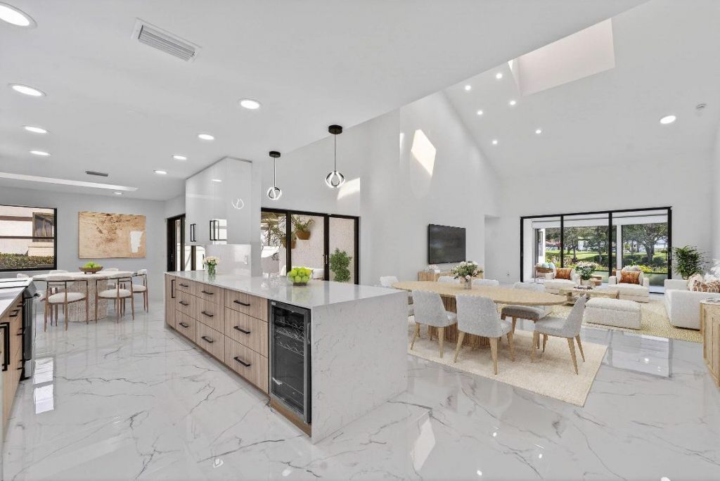 6 Clubhouse Lane, Boynton Beach, FL 33436 Photo