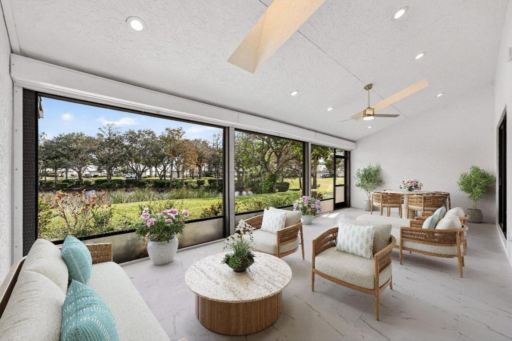 6 Clubhouse Lane, Boynton Beach, FL 33436 Photo