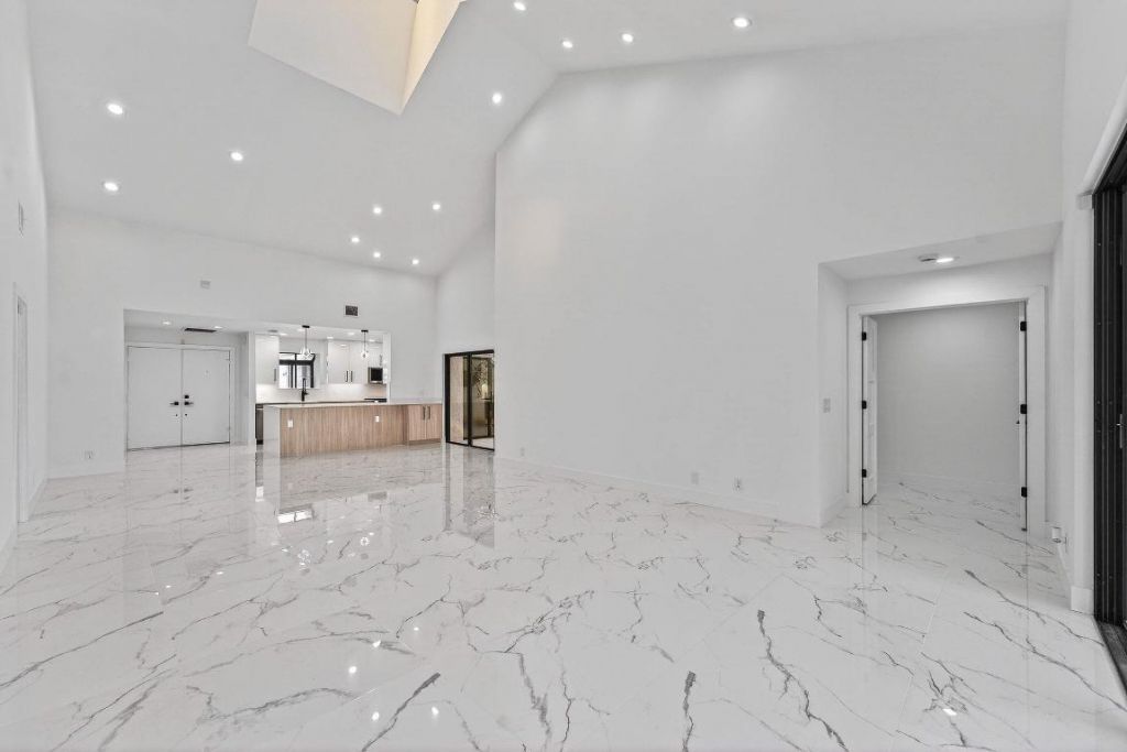 6 Clubhouse Lane, Boynton Beach, FL 33436 Photo