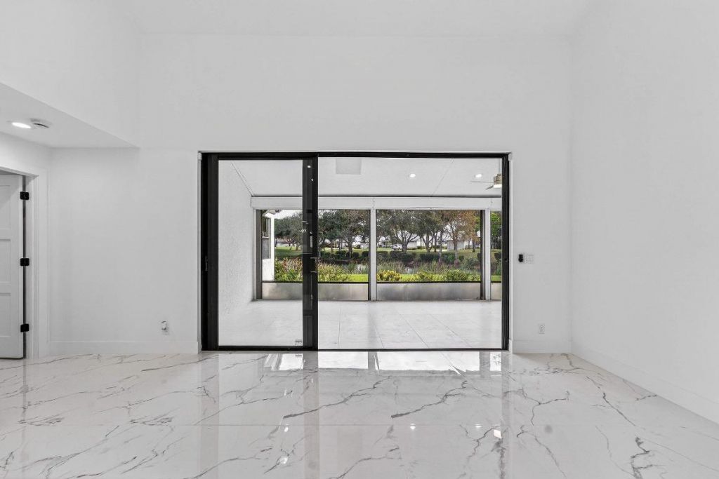 6 Clubhouse Lane, Boynton Beach, FL 33436 Photo