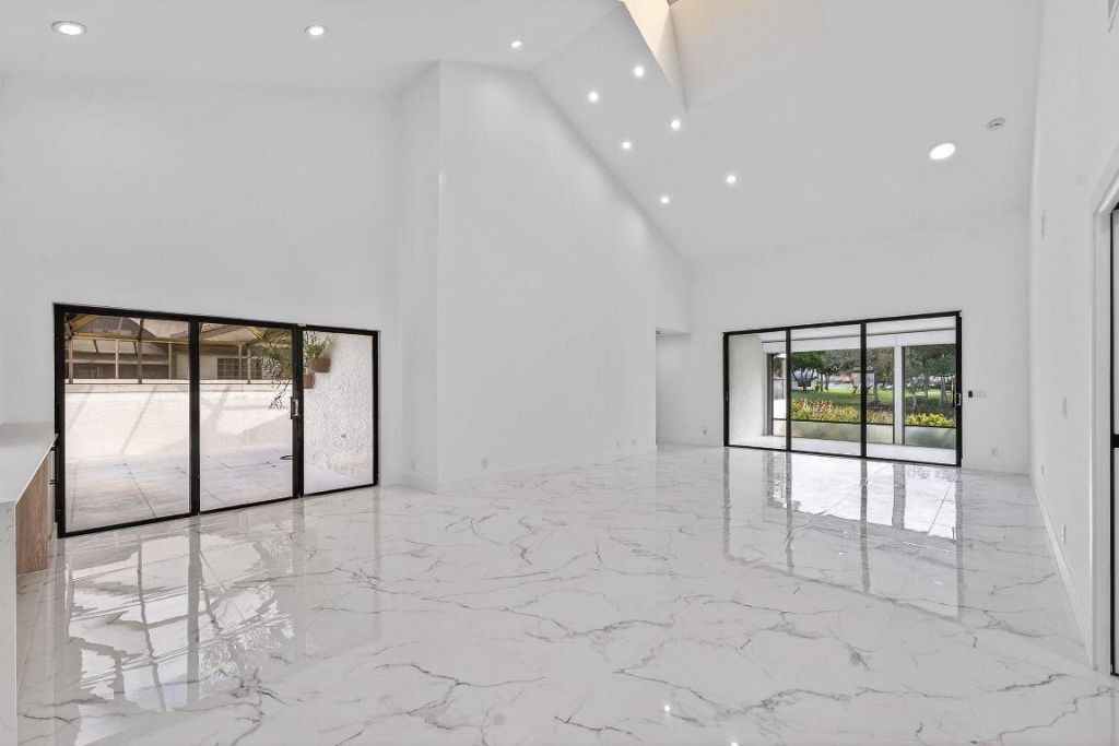 6 Clubhouse Lane, Boynton Beach, FL 33436 Photo