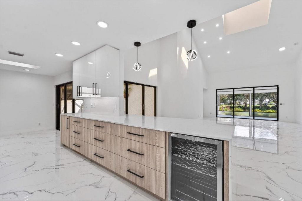 6 Clubhouse Lane, Boynton Beach, FL 33436 Photo