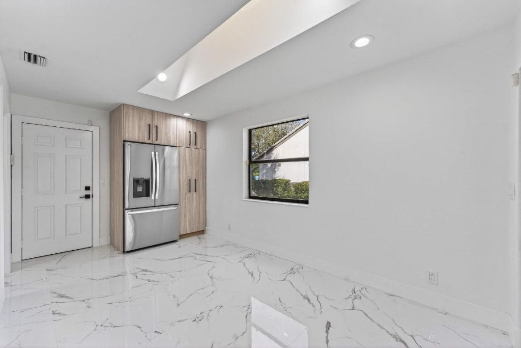 6 Clubhouse Lane, Boynton Beach, FL 33436 Photo