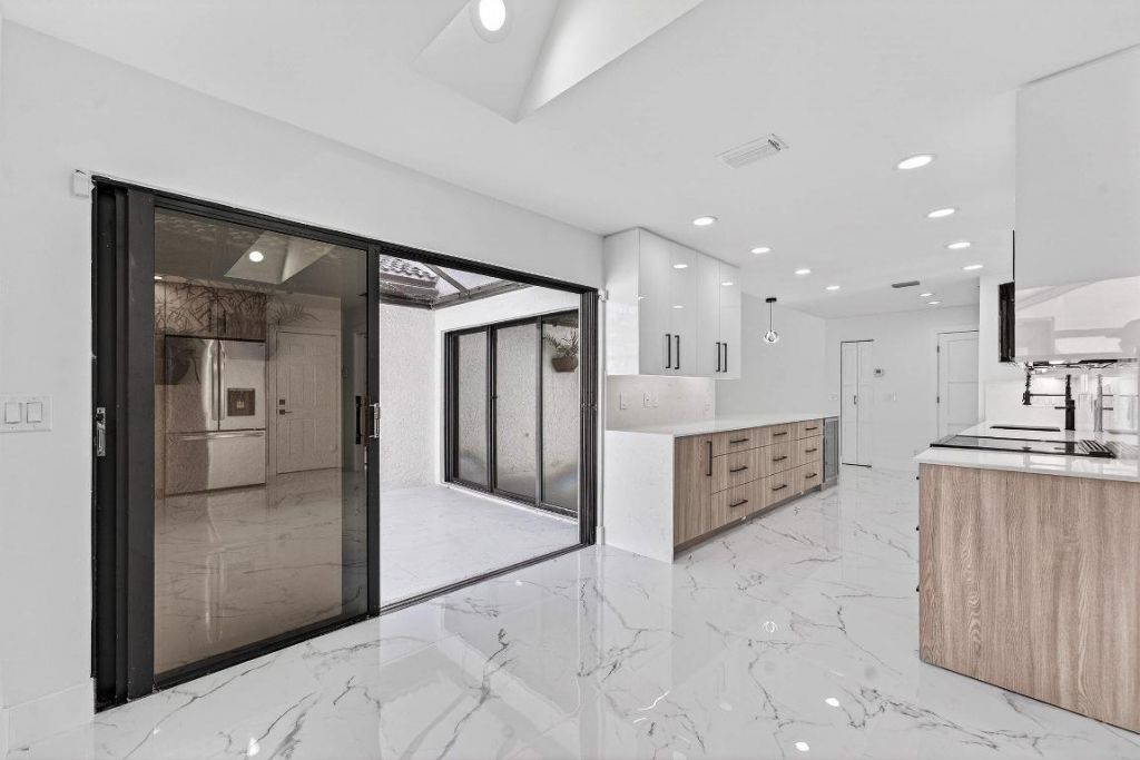 6 Clubhouse Lane, Boynton Beach, FL 33436 Photo