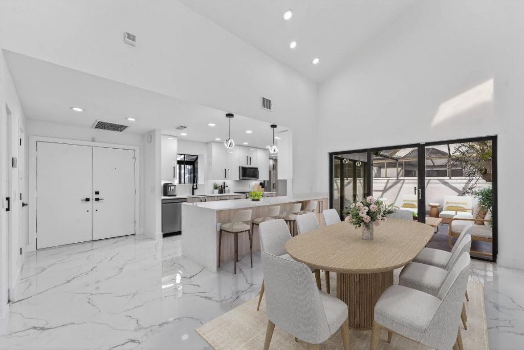 6 Clubhouse Lane, Boynton Beach, FL 33436 Photo