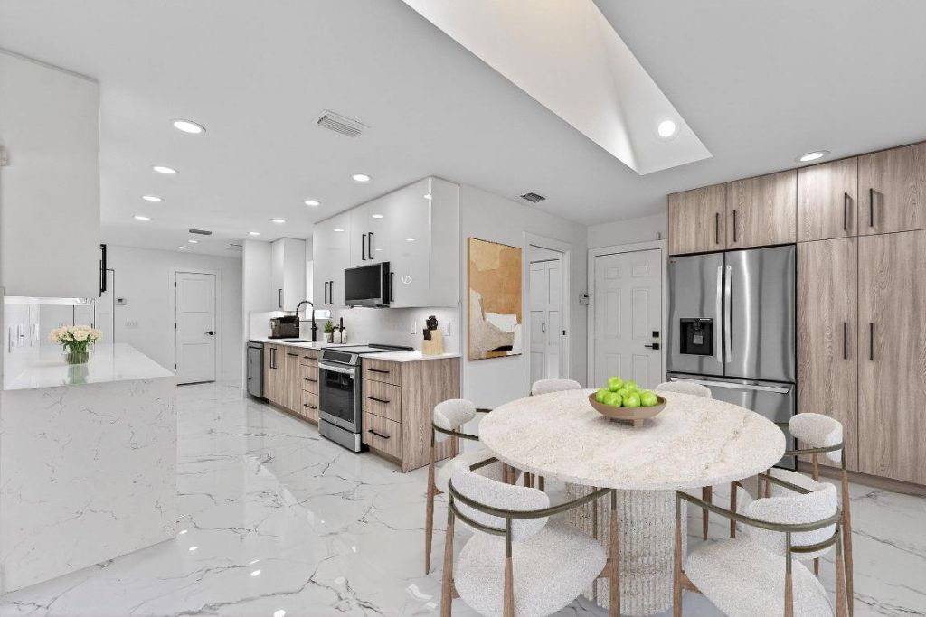 6 Clubhouse Lane, Boynton Beach, FL 33436 Photo