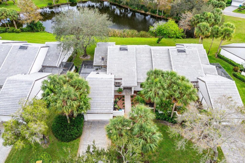 6 Clubhouse Lane, Boynton Beach, FL 33436 Photo