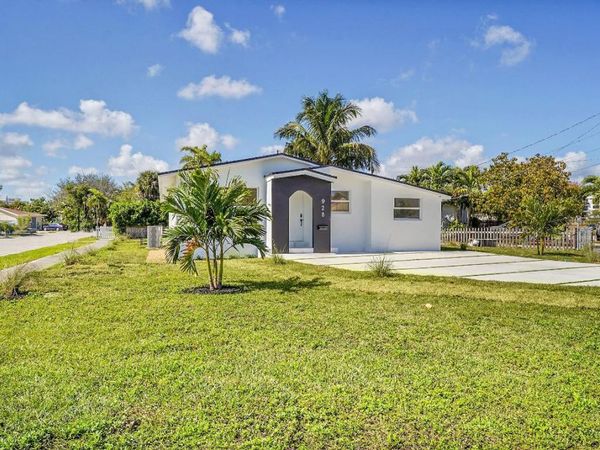 928 Market Street, West Palm Beach, FL 33401