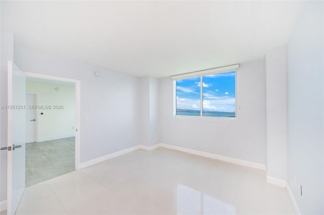 1800 N Bayshore Dr, Unit 2503, Miami, FL 33132 Photo