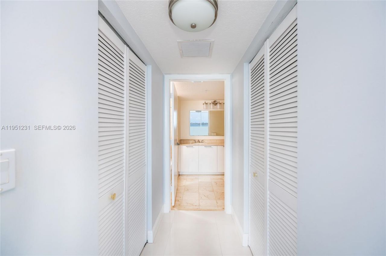 1800 N Bayshore Dr, Unit 2503, Miami, FL 33132 Photo