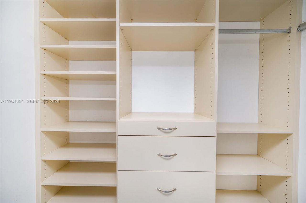 1800 N Bayshore Dr, Unit 2503, Miami, FL 33132 Photo