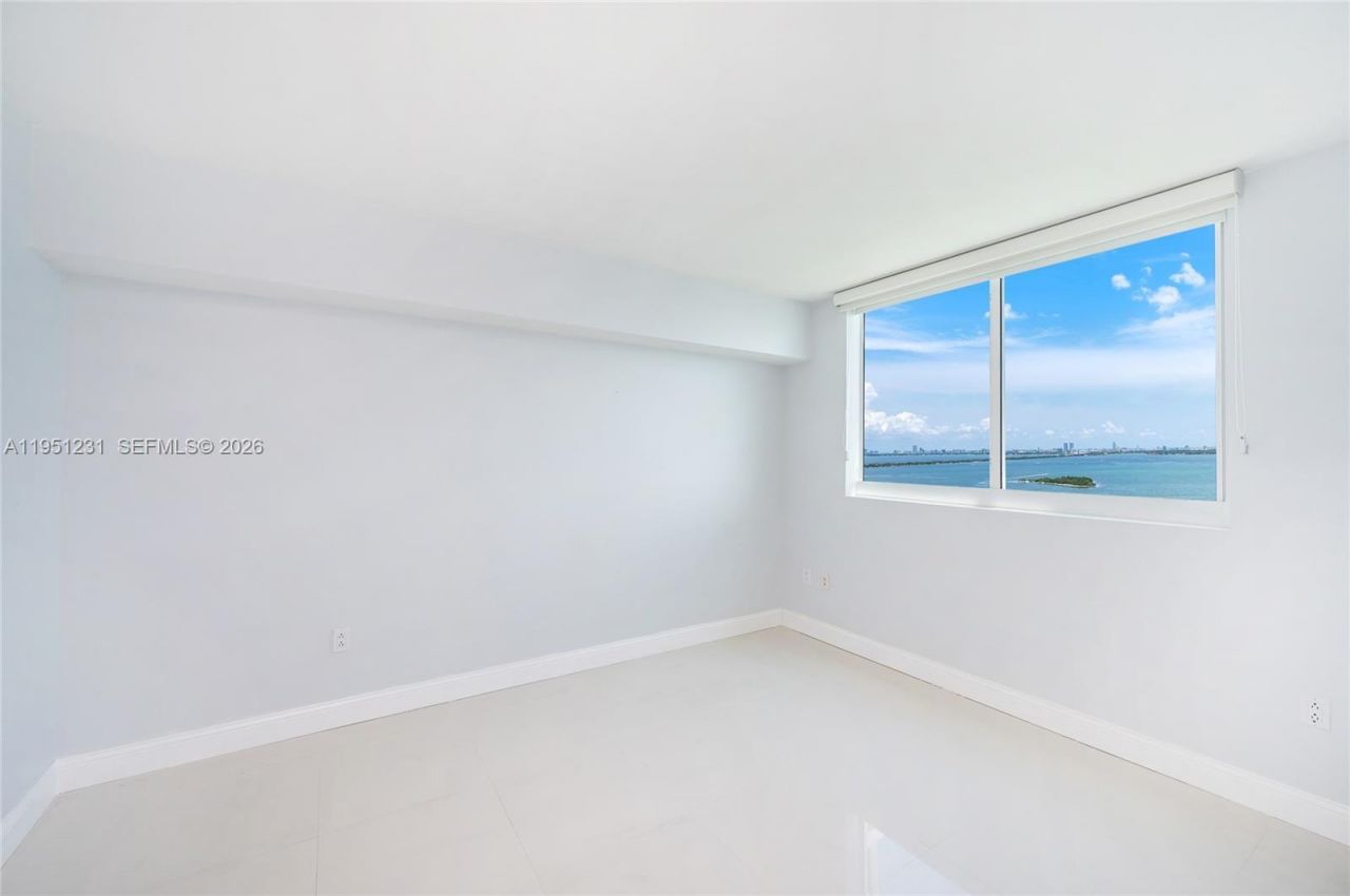 1800 N Bayshore Dr, Unit 2503, Miami, FL 33132 Photo
