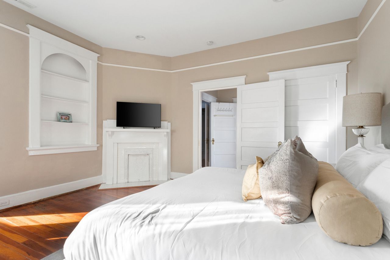 9 Colonial Street Photo 22