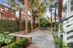 9 Colonial Street photo 4