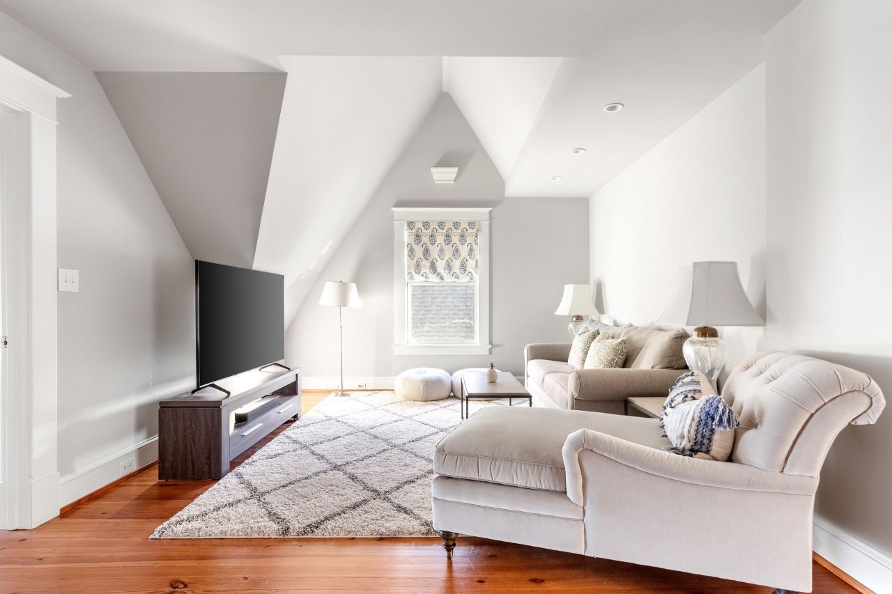 9 Colonial Street Photo 38