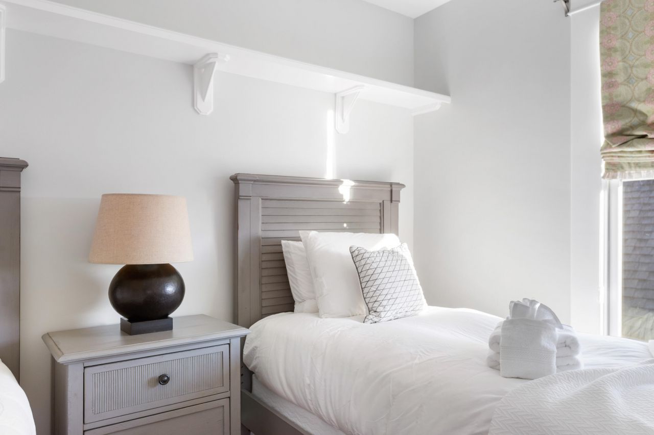 9 Colonial Street Photo 47