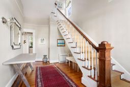 9 Colonial Street photo 4