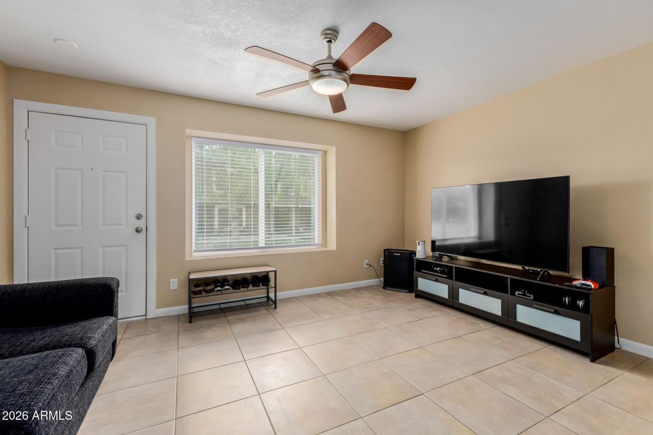 4843 E CORRAL Road Phoenix, AZ 85044