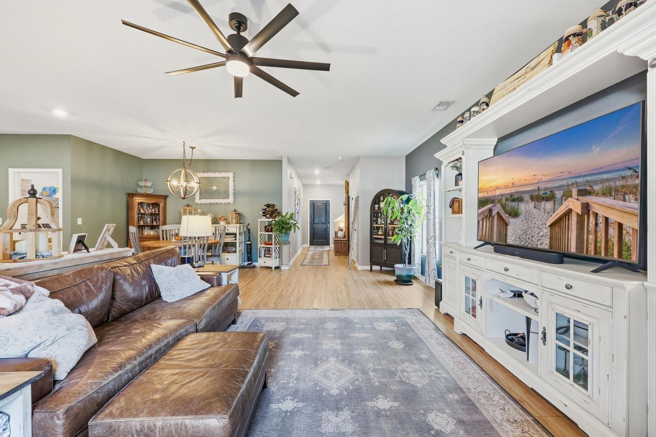 1519 Swing Bridge Way Photo 7