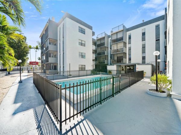 13500 NE 3rd Ct , Unit 325, North Miami, FL 33161