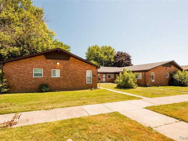 9500 Chalmers Street, Detroit, MI 48213