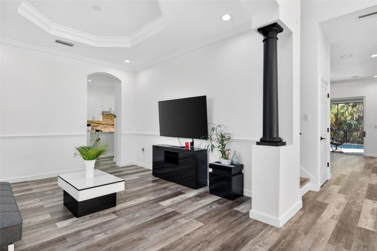 8111 Santa Rosa Court, Sarasota, FL 34243 Photo