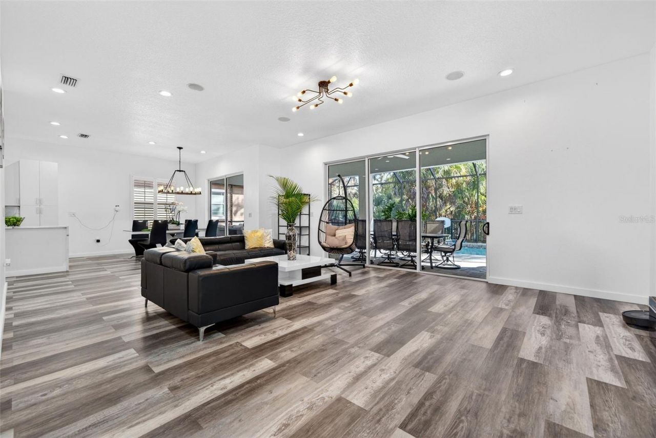 8111 Santa Rosa Court, Sarasota, FL 34243 Photo