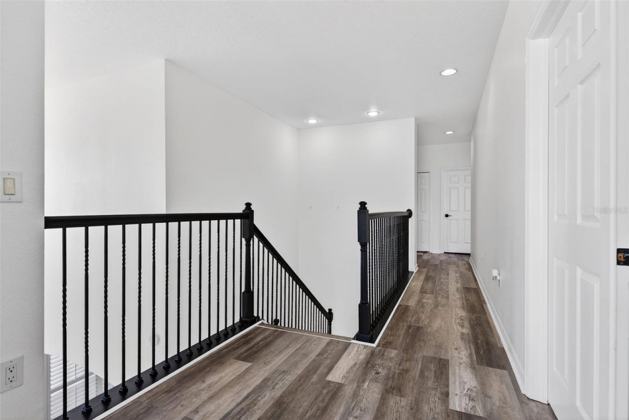 8111 Santa Rosa Court, Sarasota, FL 34243 Photo