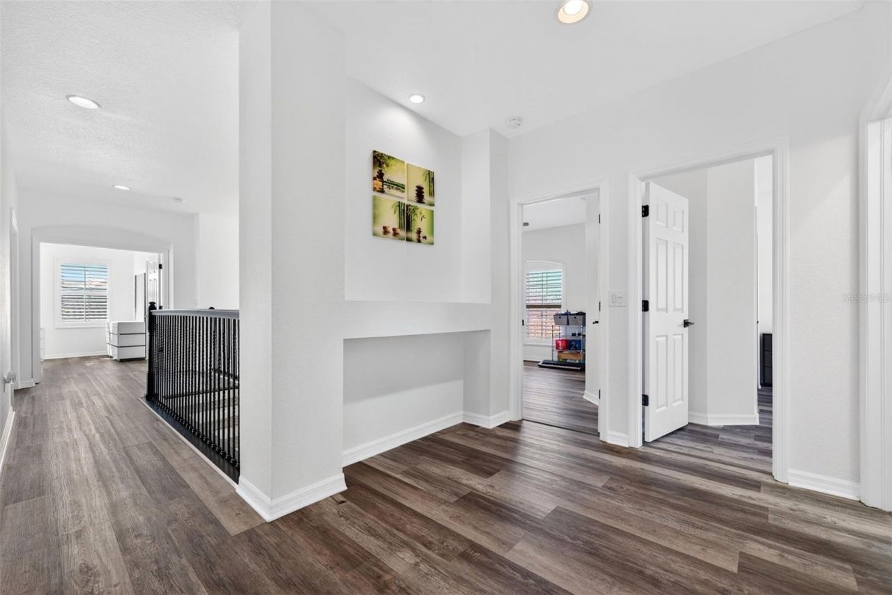 8111 Santa Rosa Court, Sarasota, FL 34243 Photo