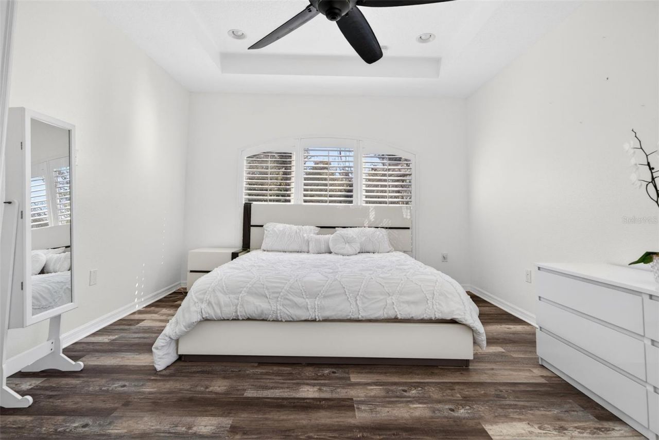 8111 Santa Rosa Court, Sarasota, FL 34243 Photo