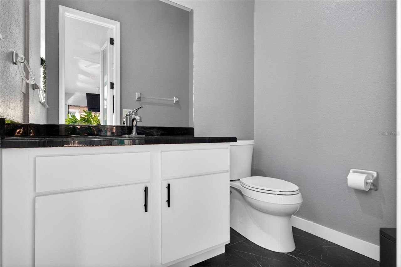 8111 Santa Rosa Court, Sarasota, FL 34243 Photo