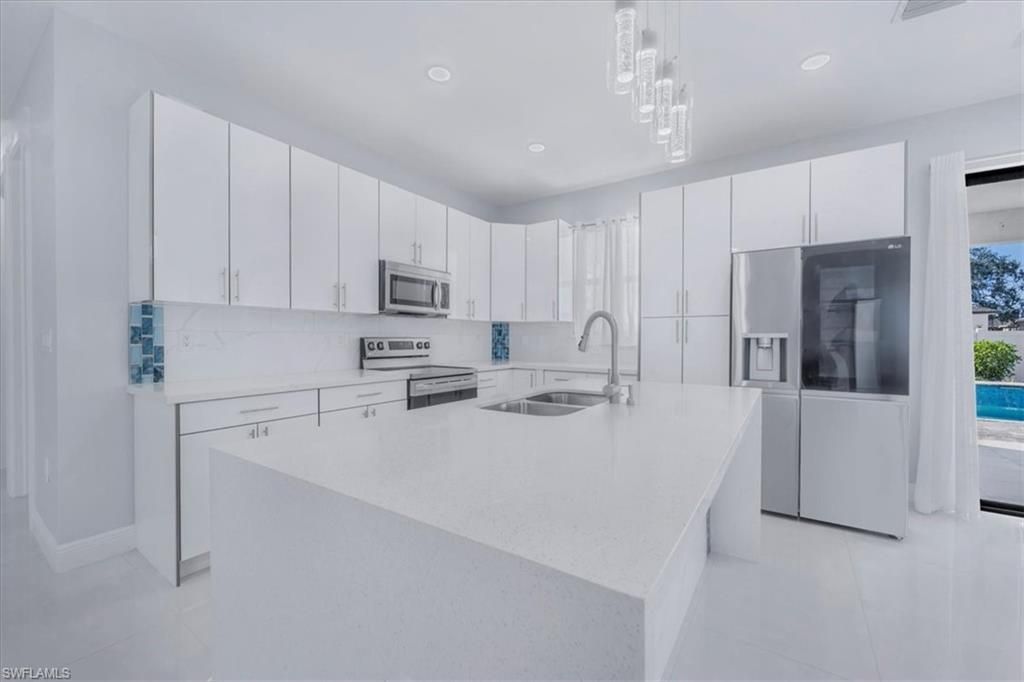 1114 NE 7th Ave, Cape Coral, FL 33909 Photo