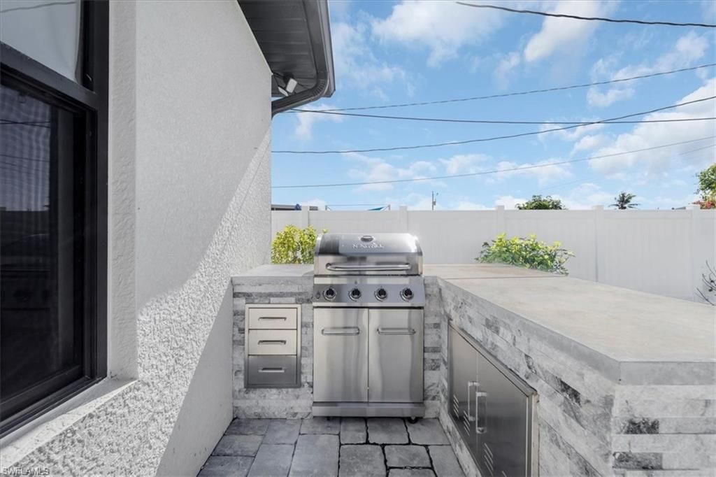 1114 NE 7th Ave, Cape Coral, FL 33909 Photo