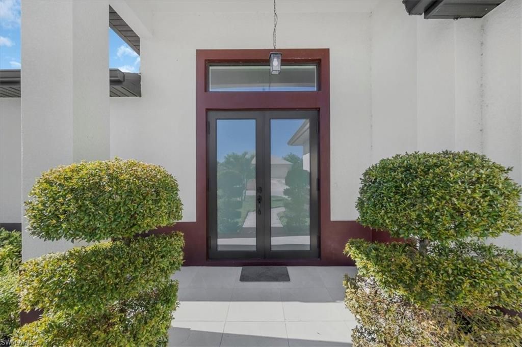 1114 NE 7th Ave, Cape Coral, FL 33909 Photo