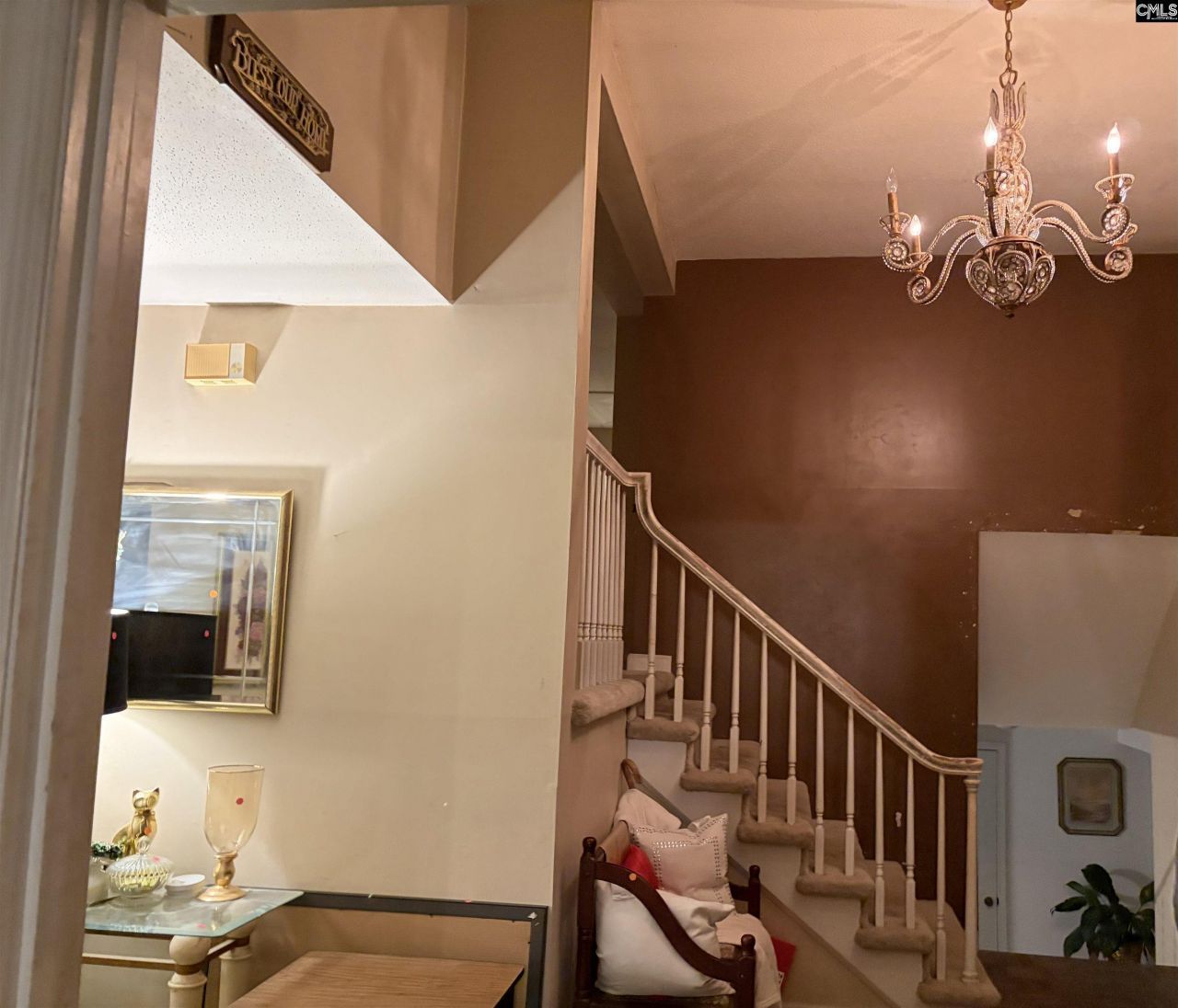 345 Marion Street Photo 6