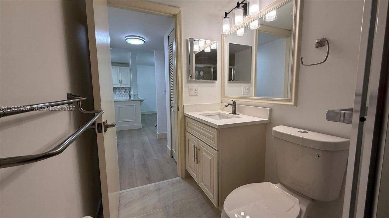 370 NW 76th Ave, Unit 204, Margate, FL 33063 Photo