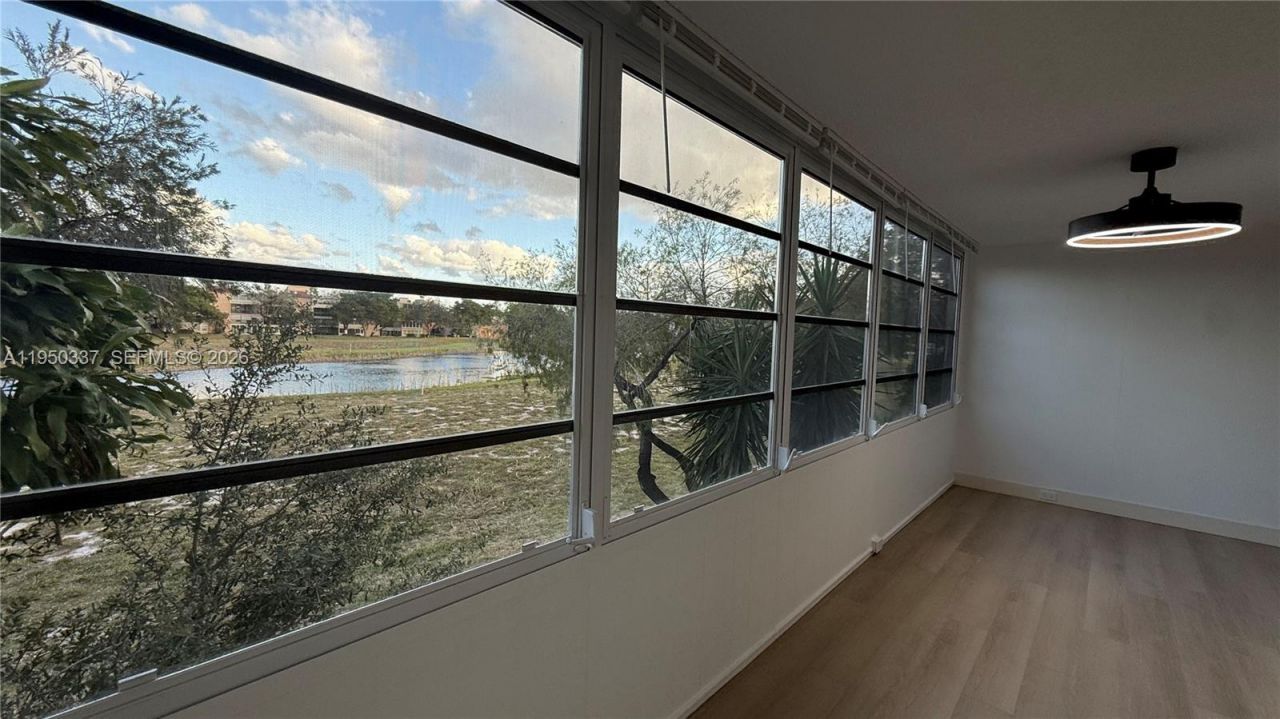 370 NW 76th Ave, Unit 204, Margate, FL 33063 Photo