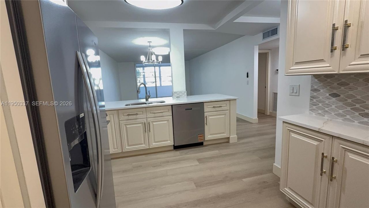 370 NW 76th Ave, Unit 204, Margate, FL 33063 Photo