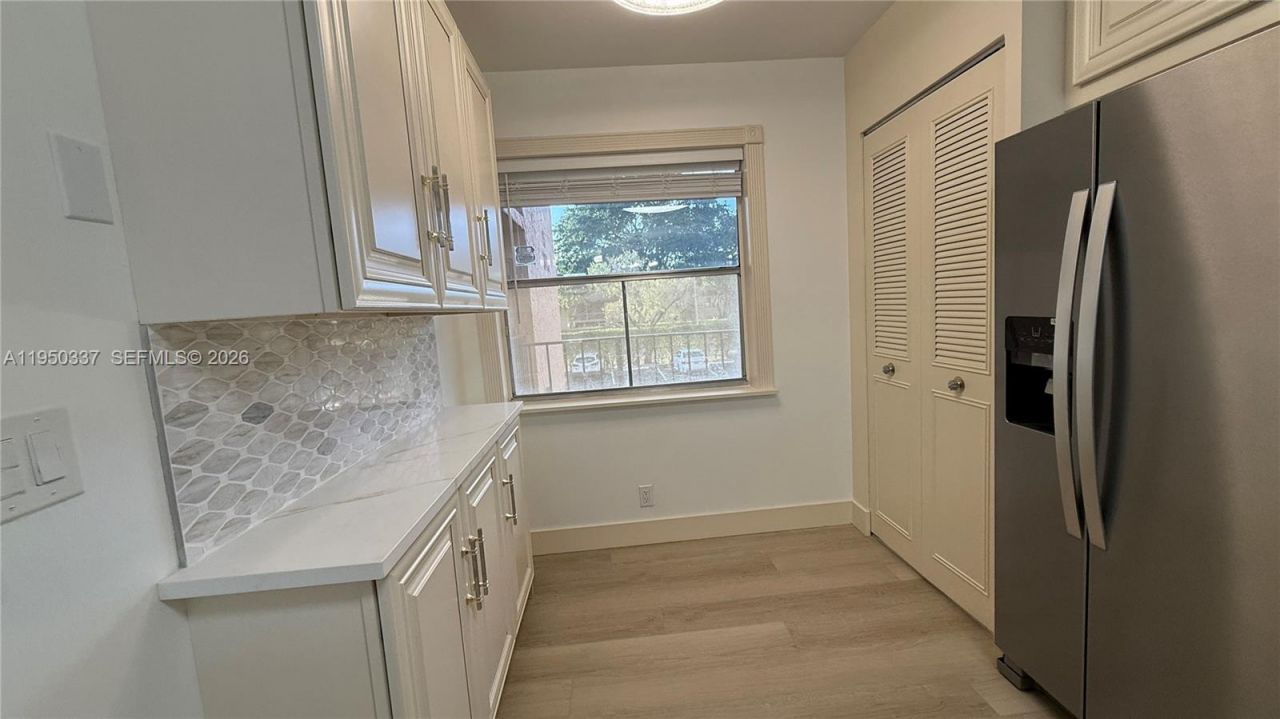 370 NW 76th Ave, Unit 204, Margate, FL 33063 Photo