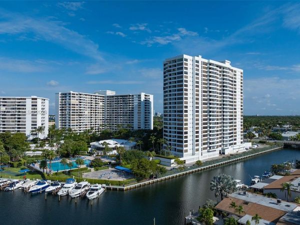 2500 Parkview Dr, Unit 2517, Hallandale Beach, FL 33009